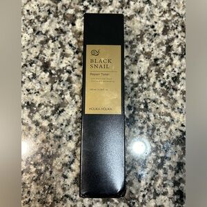Holika Holika Black Snail Repair Toner